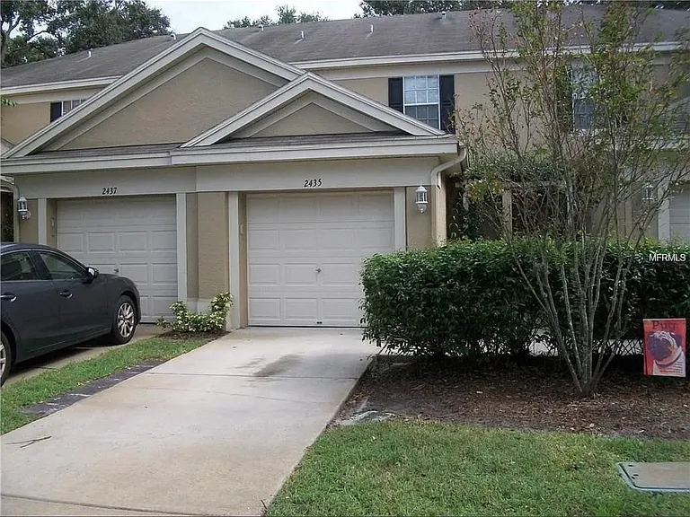 2435 Earlswood Ct — Photo 3