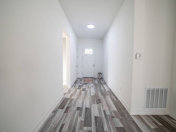 4th image of 4720 SE 25th Loop