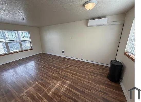 2 bed, $1,712 — Photo 3