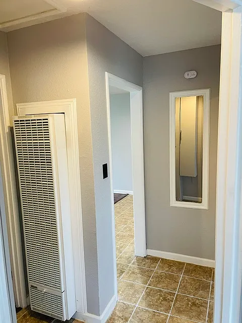 BRAND NEW DOUBLE SIDED WALL HEATER.