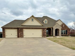 903 S Tall Chief St, Skiatook, OK 74070