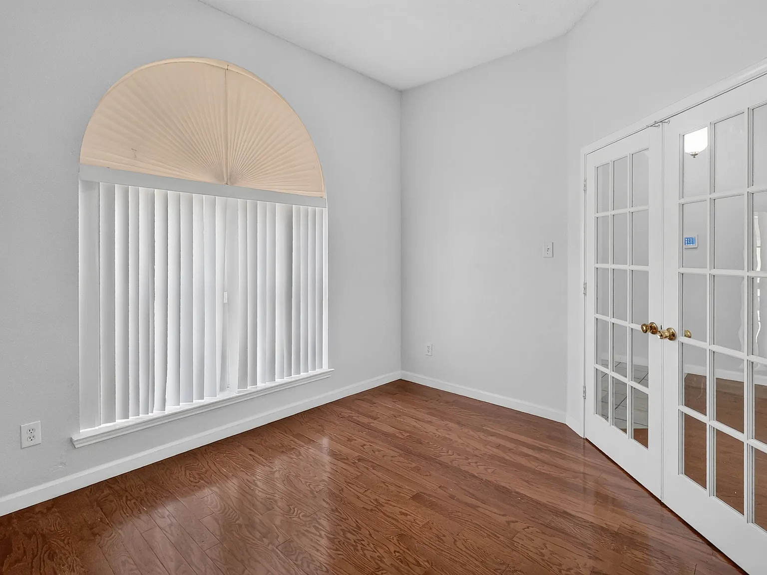 4 bed, 2162 sqft, $2,500 — Photo 2
