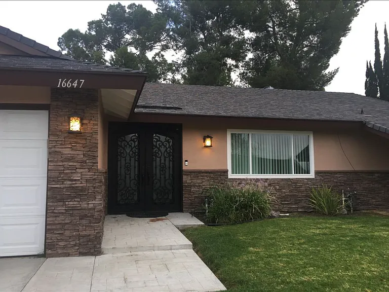 16647 Nearview Dr — Photo 1