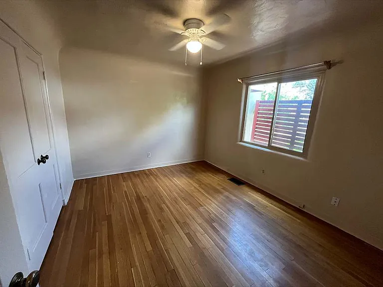 Updated 2 Bed 1 Bath in the Sweetest Part of Nob Hill — Photo 8