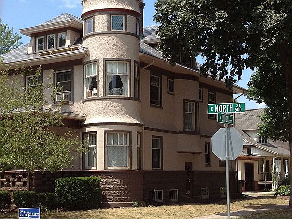 corner view of house
