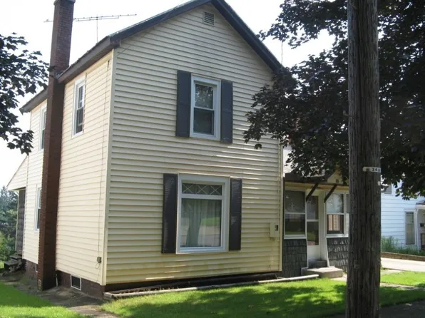 17 Grove St, Corry, PA 16407