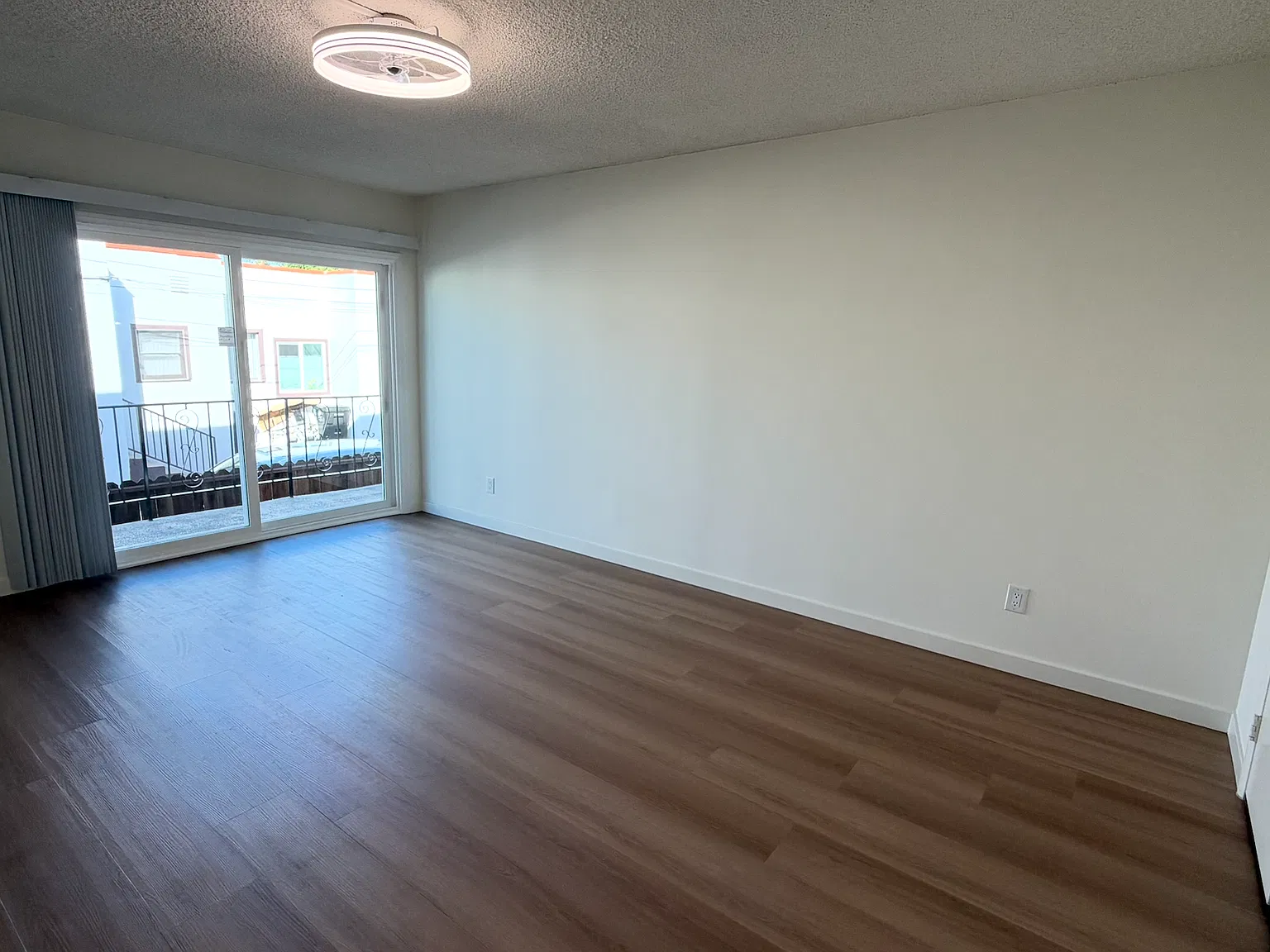 1 bed, 750 sqft, $2,400 — Photo 2
