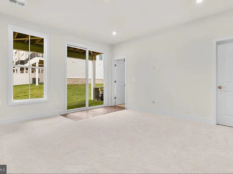 42123 Picasso Sq — Photo 3