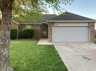 4049 W Ildereen St, Springfield, MO 65807