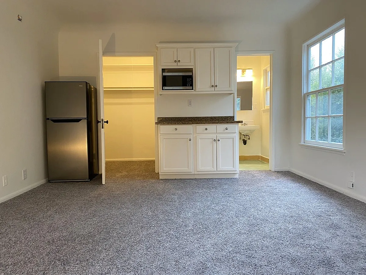 Studio, $1,450 — Photo 2