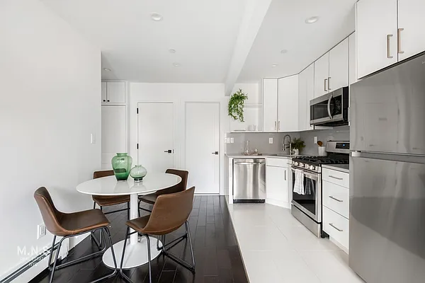 Sold by MNS | media 1