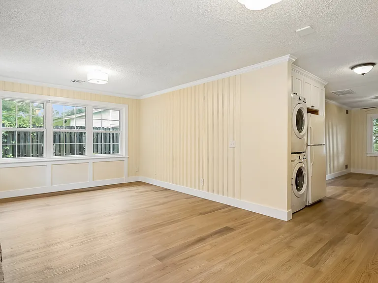 5034 Victoria Ave #B — Photo 12