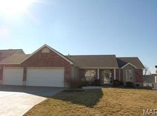 404 Jacobs Place Dr, Saint Peters, MO 63376