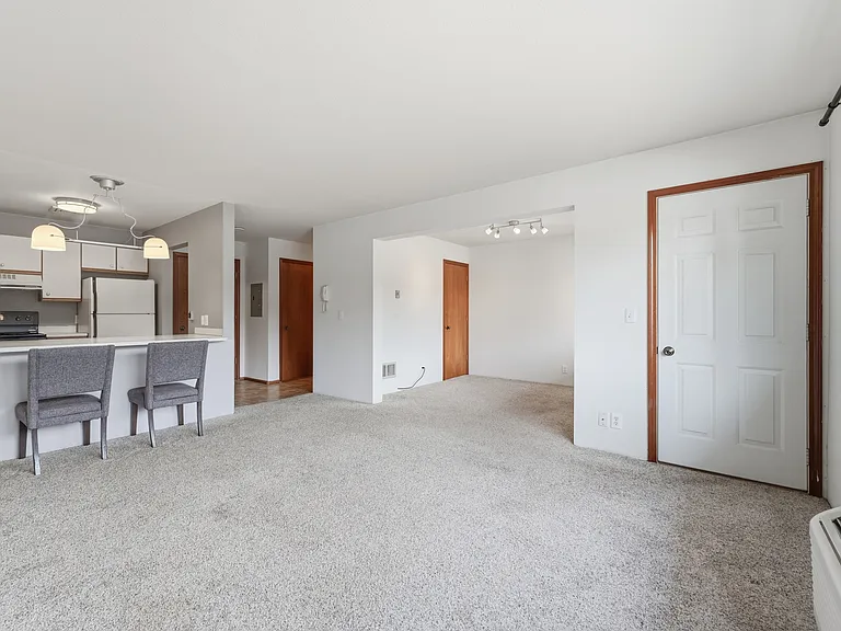 325 Division St #108 — Photo 3