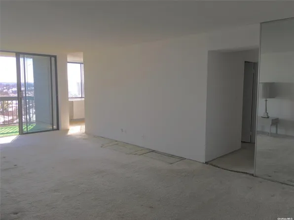 1 Bay Club Drive #9T, Bayside, NY 11360