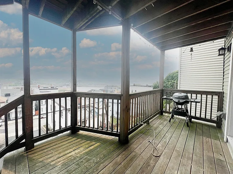 214 E Eagle St #6 — Photo 9