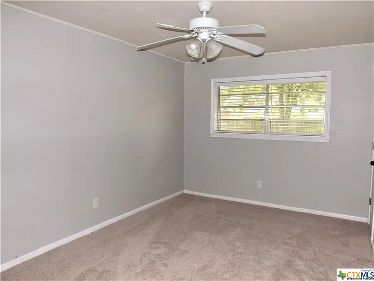 103 N Oak Dr — Photo 9
