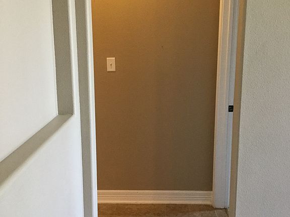 Hall to spare bedrooms.