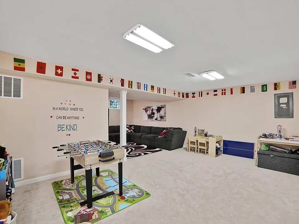 18420 Shady View Ln