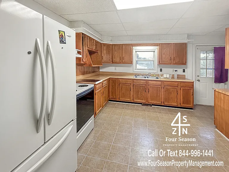338 S Locust St — Photo 14