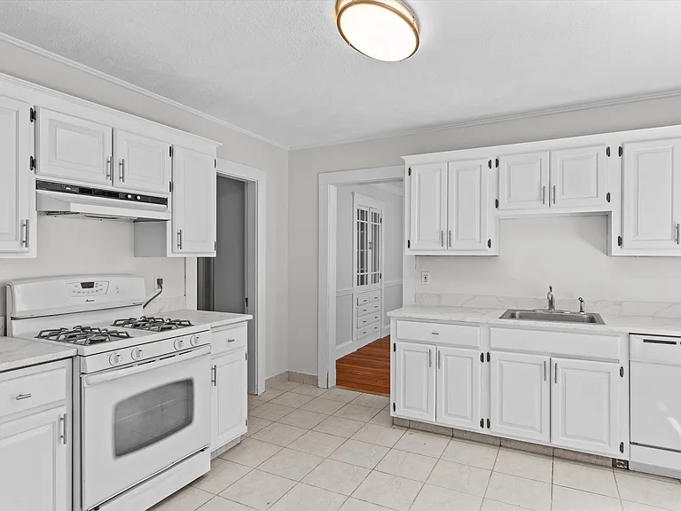 2179 Centre St #1 — Photo 8