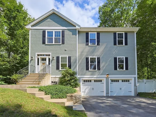 90 Greene St, Hopedale, MA 01747