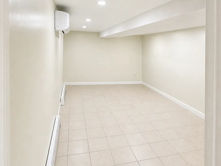 274 Arlington Ave — Photo 2