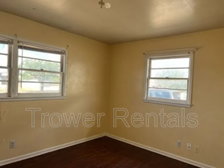 2406 Cambridge St — Photo 17