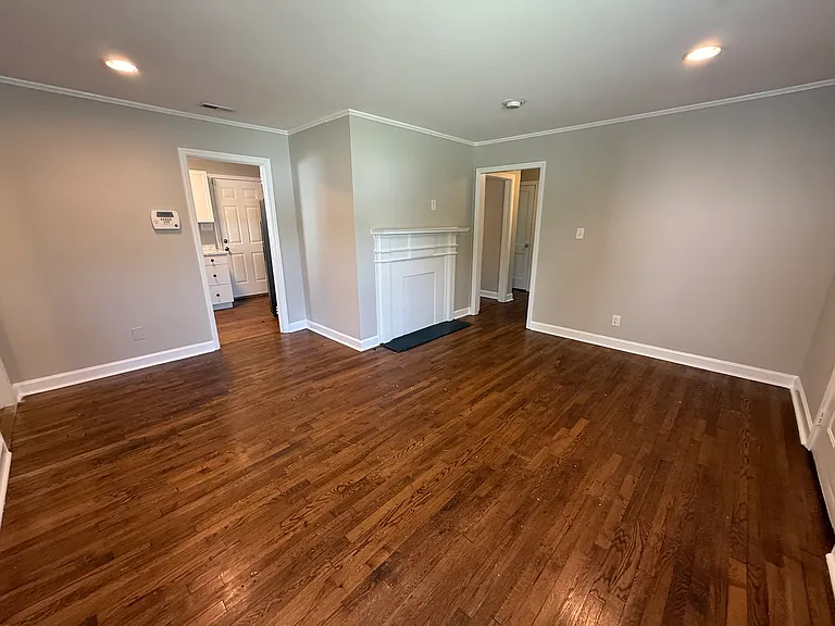 130 Seldon Dr — Photo 3