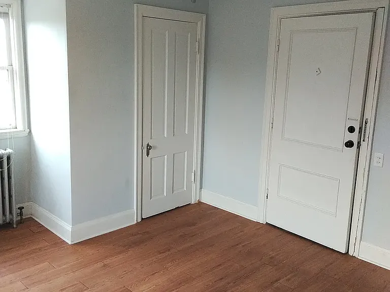 418 Saint Lawrence Ave — Photo 3