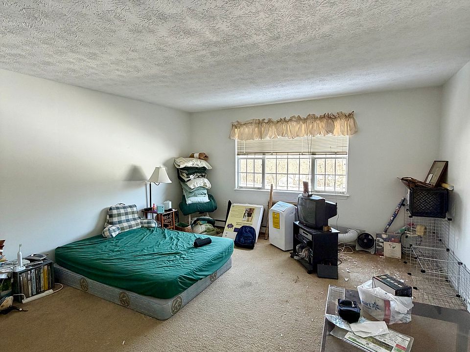 2nd image of 73 Horse Pond Road APT H