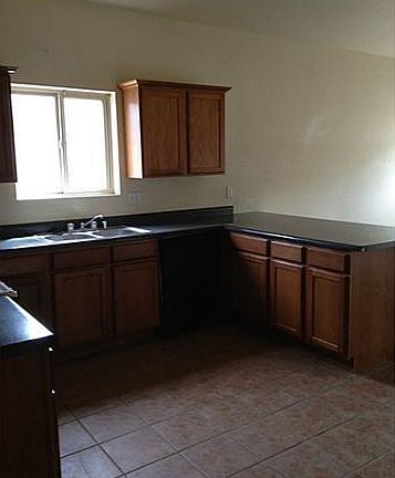 3rd image of 106 Desert Sage Ct