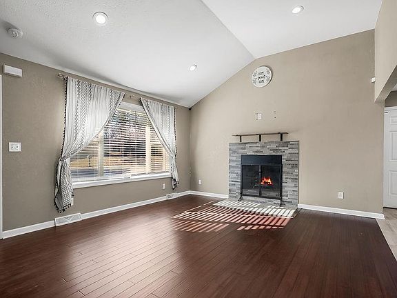 3rd image of 9950 Sloan Ave