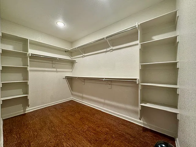 306 Lion Dr N — Photo 12