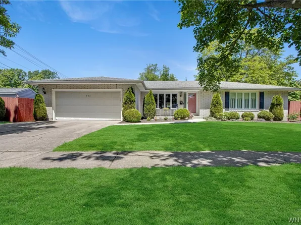 206 Countryside Ln, Williamsville, NY 14221