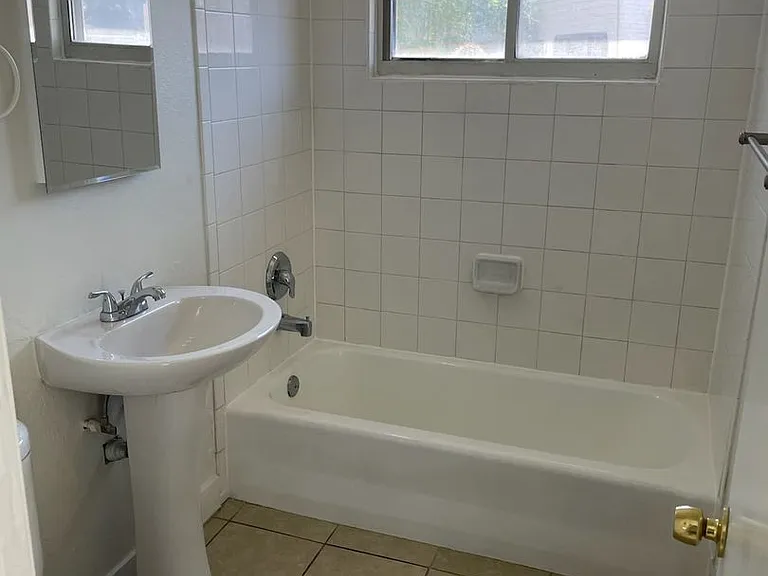 1243 N Oleander St — Photo 18