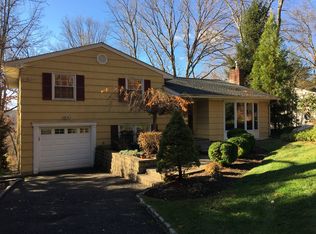 91 Harris Rd, Katonah, NY 10536