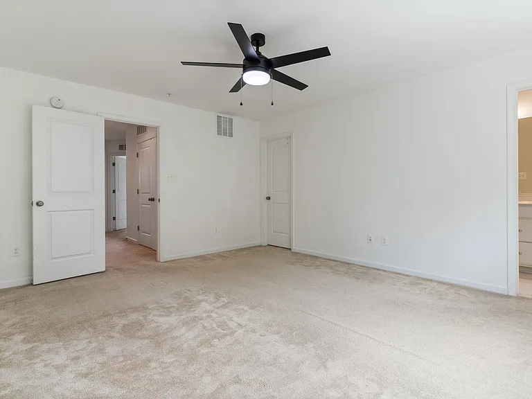 23048 Mountain Laurel Ln — Photo 13