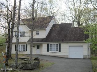 116 Maple Leaf Rd, Lackawaxen, PA 18435