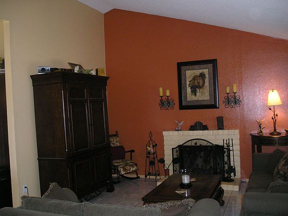 Cathedral ceiling in living room, kitchen/dining room