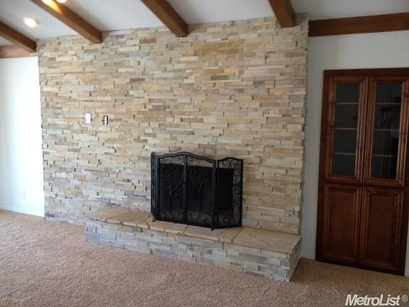 3rd image of 4811 Cypress Ave
