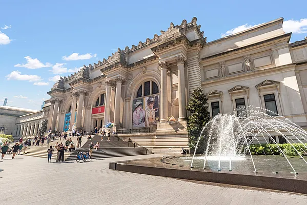 Sold by Sotheby's International Realty | media 7