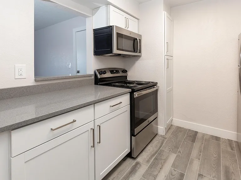 Foothill Place Apartments — Photo 11