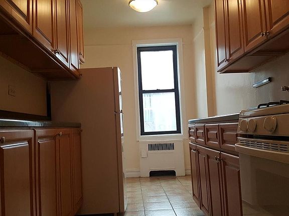 5th image of 2710 Newtown Ave APT 5G