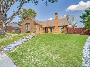 718 Angle Ridge Cir, Garland, TX 75043