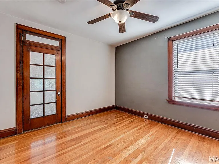 5058 Winona Ave — Photo 23