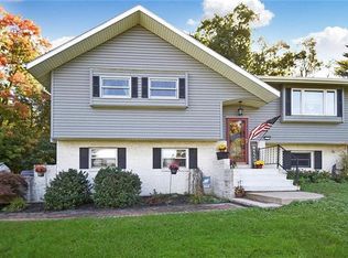 5621 Vera Cruz Rd, Emmaus, PA 18049