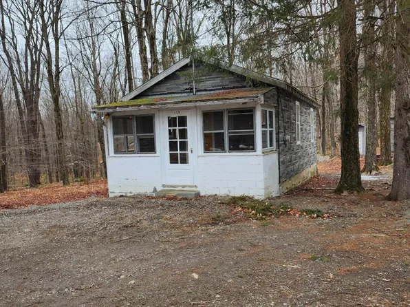 115 Curleys Ln, Greentown, PA 18426