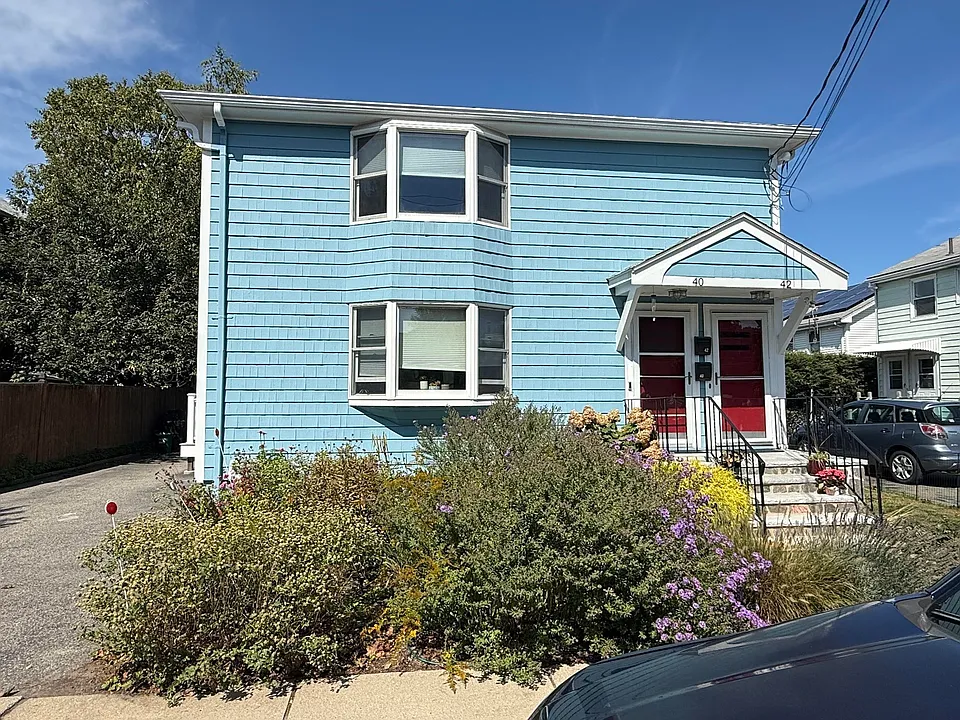42 Chestnut St #2
