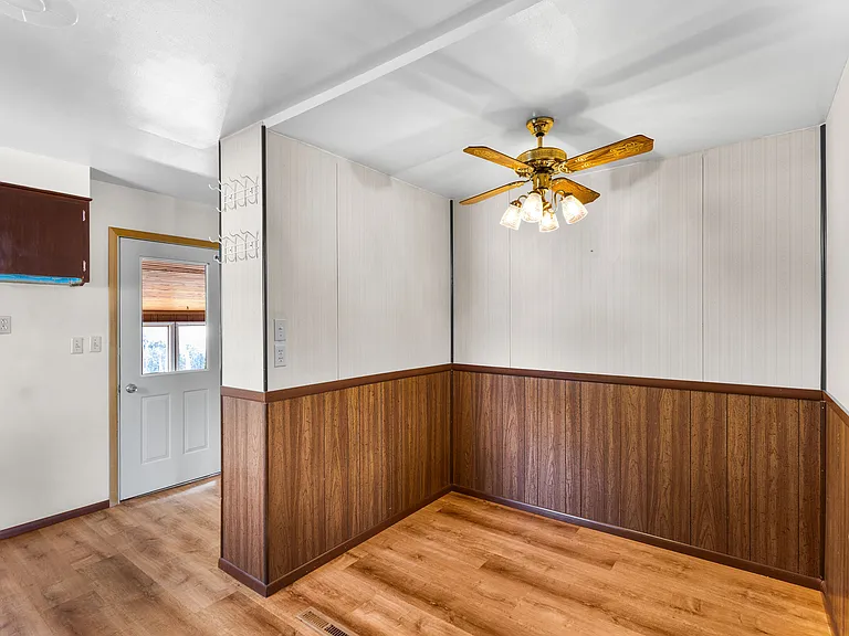 320 Clifford St — Photo 7